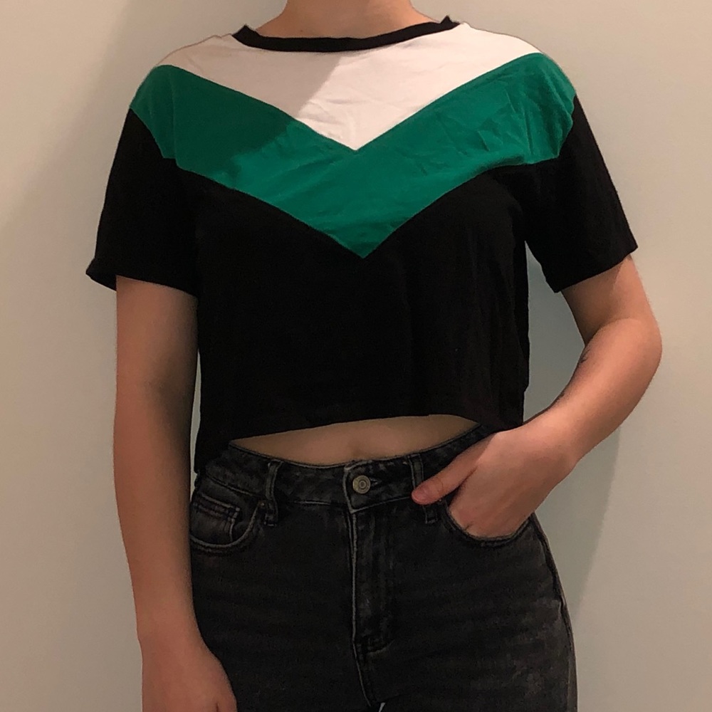 H&M “Divided” Color-Blocked Chevron Cropped Shirt